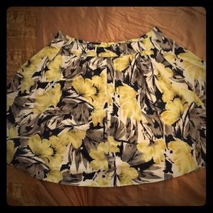 $9 SALE Sunny, Floral Skirt -Sz L